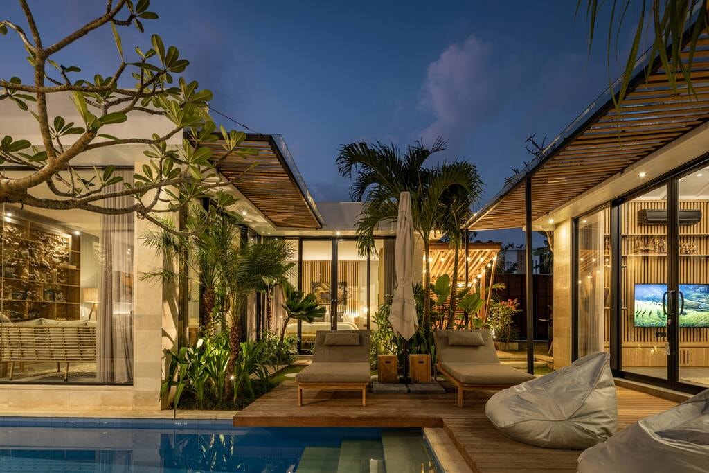 Elegant Uluwatu 3BR Villa | Near Beaches & Pool in Jimbaran, Bali — image 3