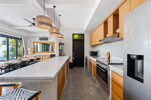 Abu - 5 Bedrooms with Pool and Rooftop in Berawa in Canggu, Bali — image 6