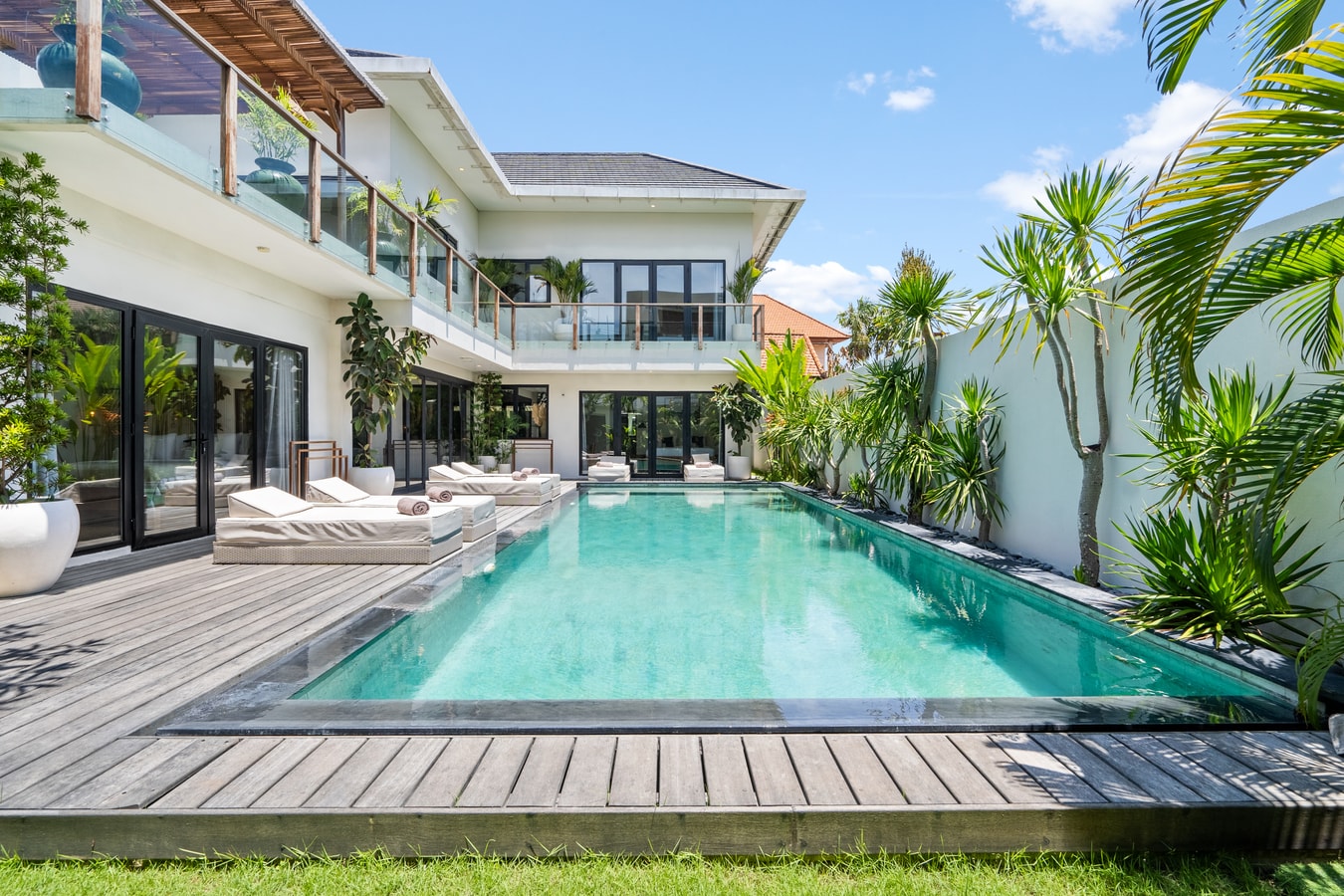 Abu - 5 Bedrooms with Pool and Rooftop in Berawa in Canggu, Bali — image 13
