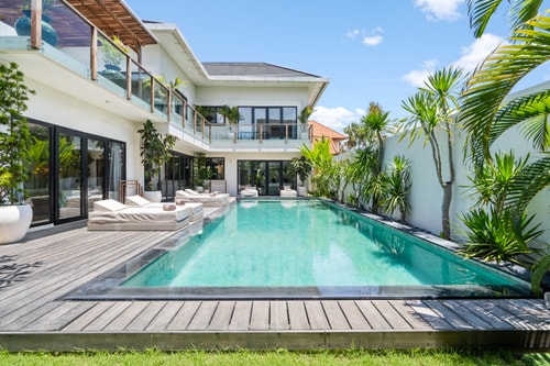 Abu - 5 Bedrooms with Pool and Rooftop in Berawa in Canggu, Bali — image 12