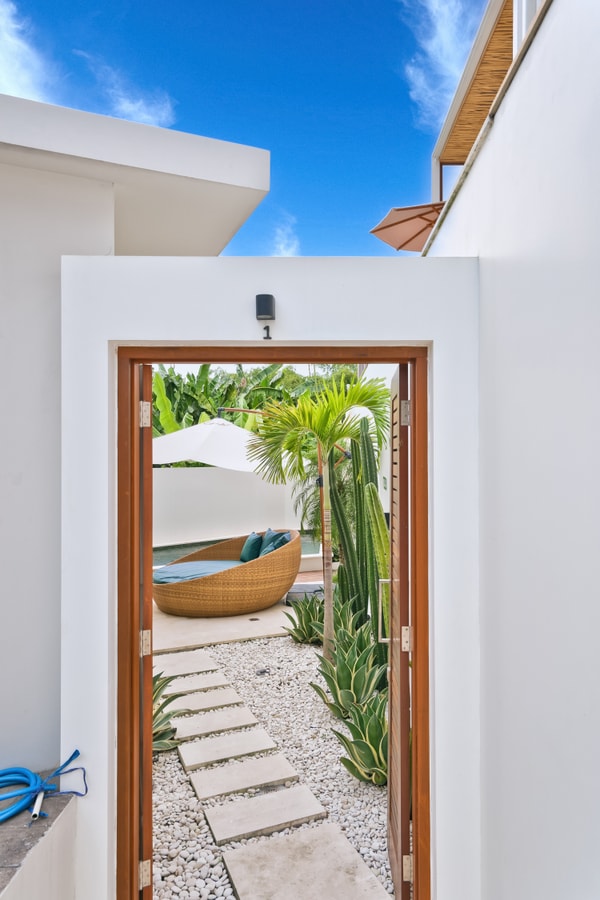 Luxury Canggu 1BR Suite | Sunkissed Pool & Sofabed in Canggu, Bali — image 13
