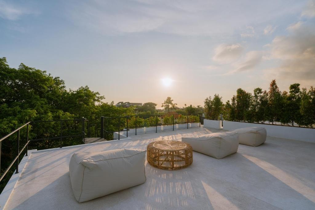 Luxury 3BR Villa with Private Pool & Rooftop Views in Canggu, Bali — image 9
