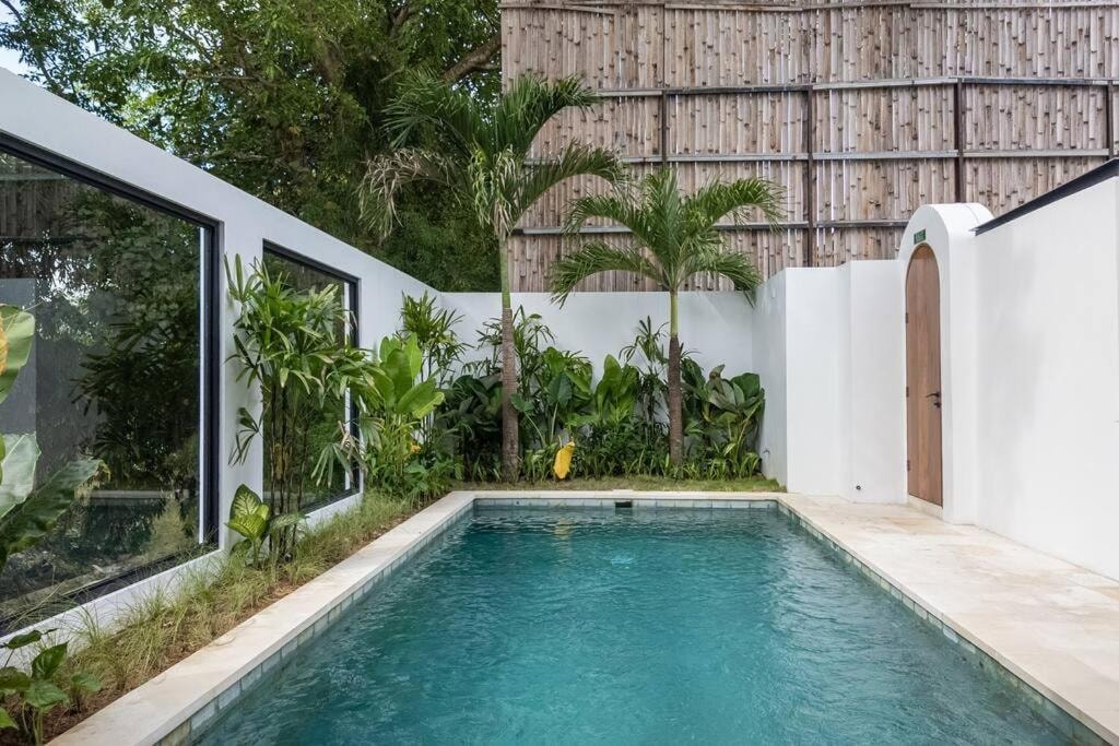 3BR Ocean Breeze Getaway w/ Private Pool & Rooftop in Canggu, Bali — image 3