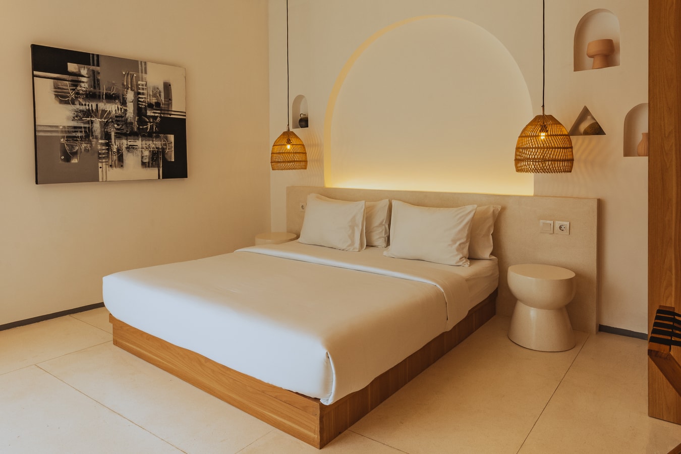 1BR Mediterranean Central Canggu Stay | Sleek Pool in Canggu, Bali — image 7