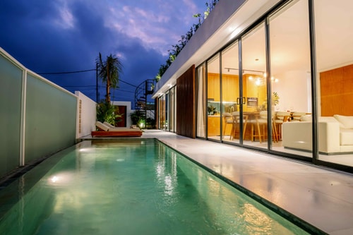 3BR Luxury Villa w/ Beach access in Canggu, Bali — image 1