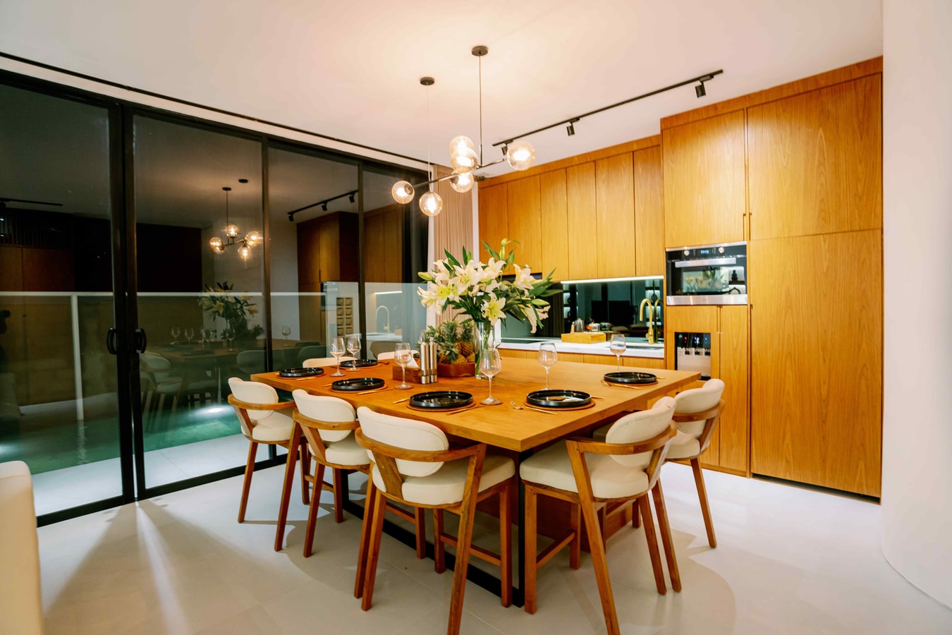 3BR Luxury Villa w/ Beach access in Canggu, Bali — image 3