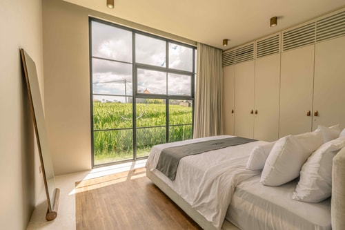 Berawa Elegant 2BR Villa w/ Paddy Views & Pool in Canggu, Bali — image 4