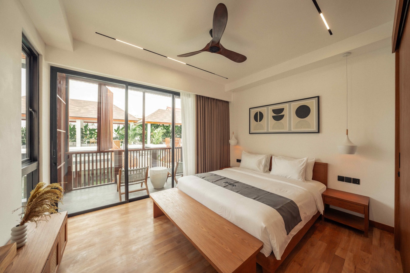Canggu 4BR Modern Tropical VIlla w/ Pool & Rooftop in Canggu, Bali — image 7