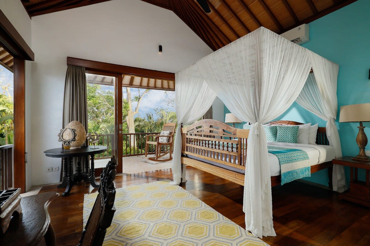 Grand Coastal Estate 6 Bedroom Private Villa in Jimbaran — image 5