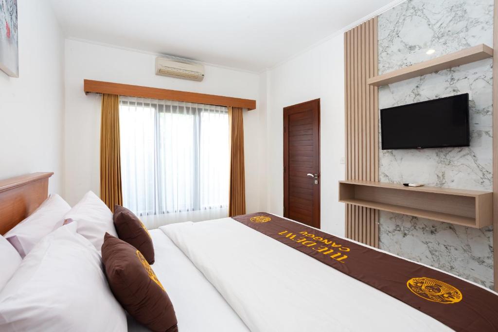 Easygoing Tropical Hideout 3 Bedroom Private Villa in Canggu — image 7
