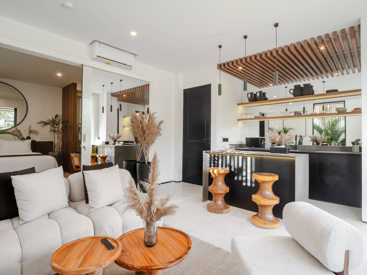 1BR Private Suite with Shared Pool in Canggu, Bali — image 9