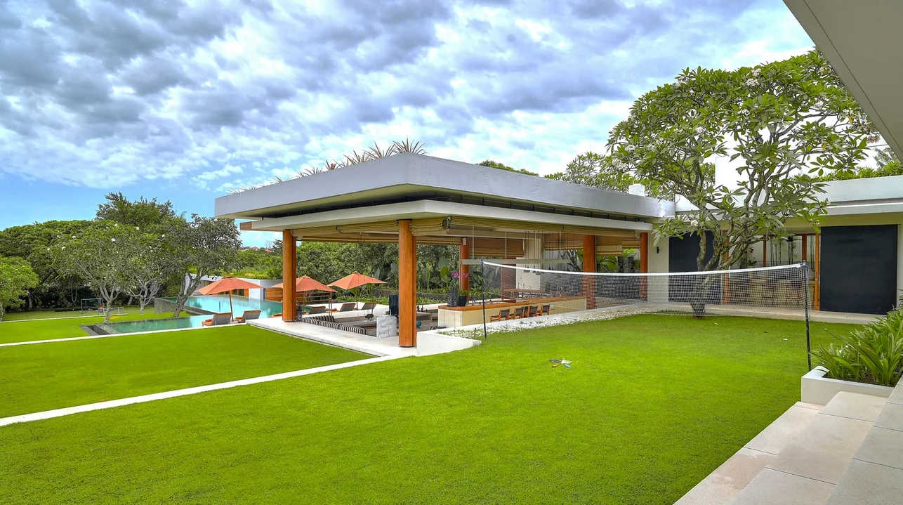 Stylish 5-Bedroom Designer Villa with Rooftop Jacuzzi & Rice Field Views in Canggu – BVI1657 — image 4