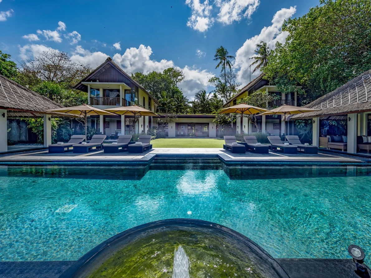 5BR Modern Beachside Villa in Seseh – BVI3905