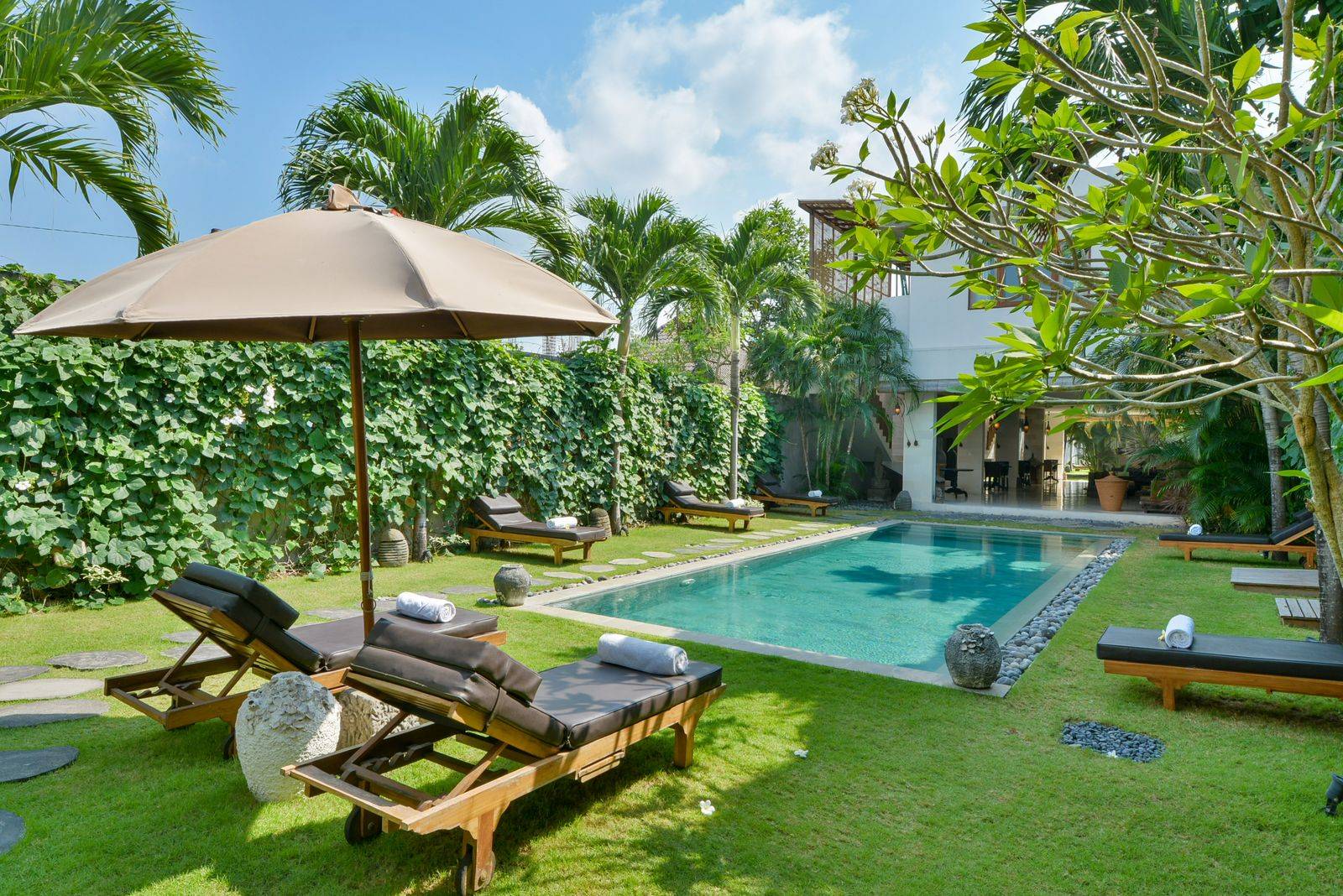 Seminyak Villa 3381 — image 1