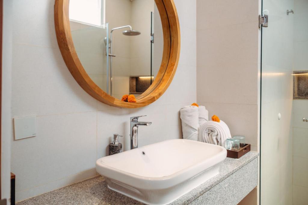 Affordable Tropical Nook 1 Bedroom Private Villa in Canggu — image 6