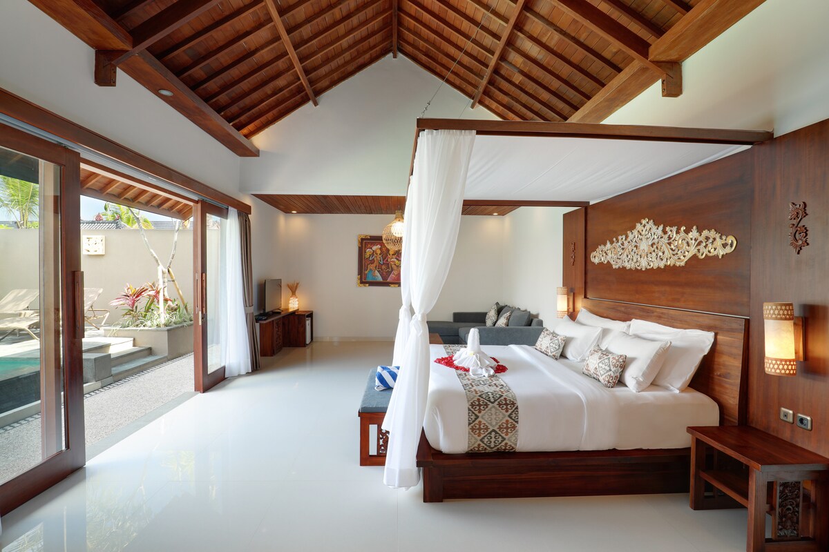 Tropical Hideaway Suite 2 Bedroom Private Villa in Jimbaran — image 8