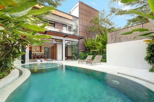3BR Majestic Villa w/ Pool + Rooftop Plunge Pool in Canggu, Bali — image 16