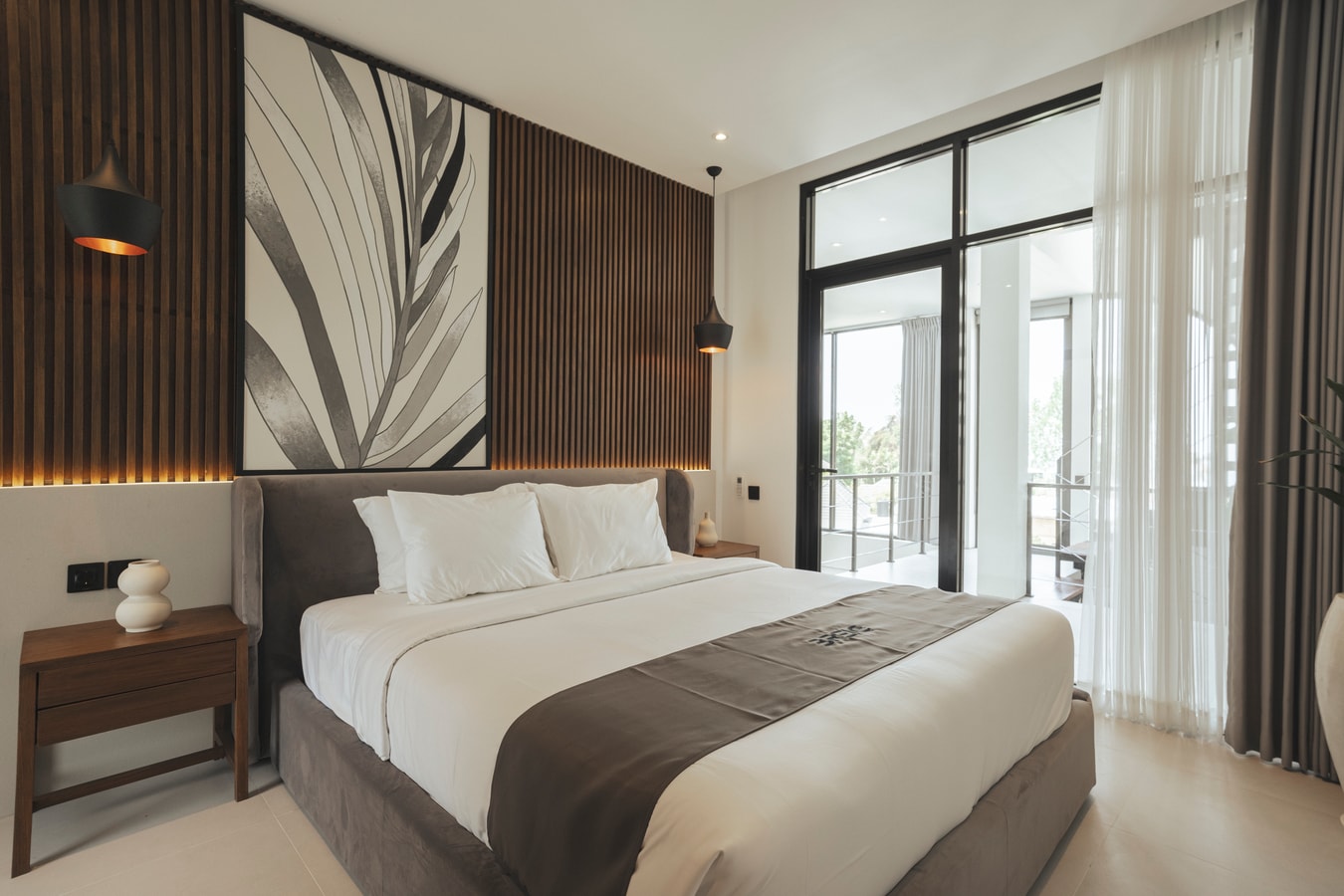 Luxurious 4BR Beachfront Canggu Villa w/ Pool in Canggu, Bali — image 3