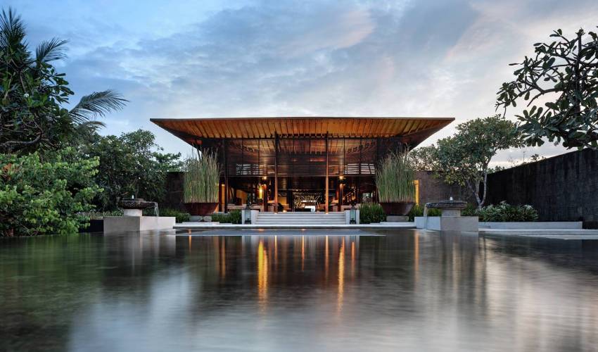 6 Bedrooms Beachfront Villa in tabanan — image 5