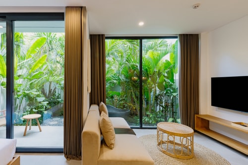 Suite with Bathtub & Garden in Canggu, Bali — image 12