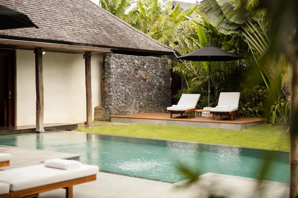 Timeless Garden Retreat 3 Bedroom Private Villa in Canggu — image 10