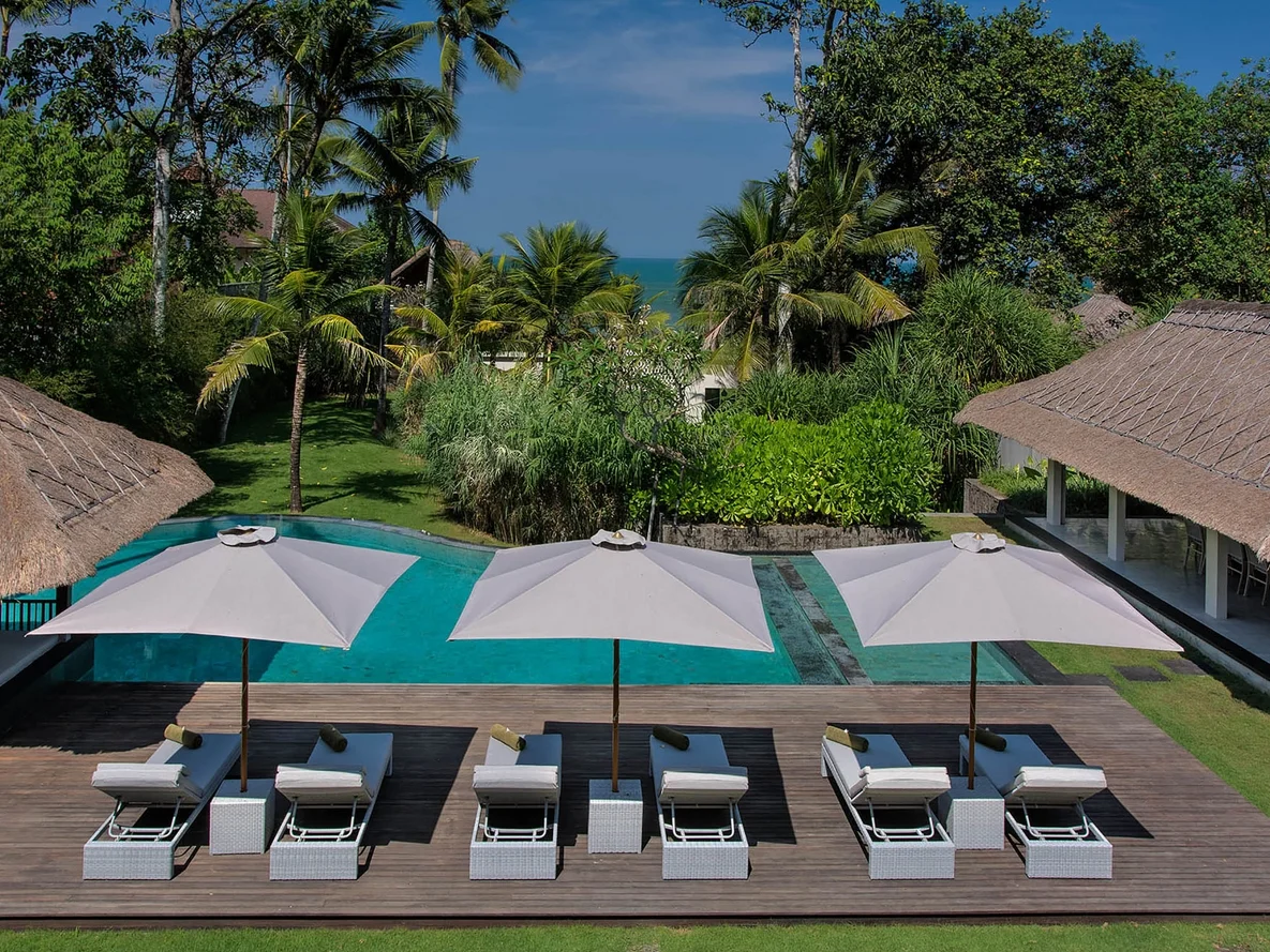 Luxury 5-Bedroom Beachside Villa with Pool & Garden Oasis – BVI3930 — image 4