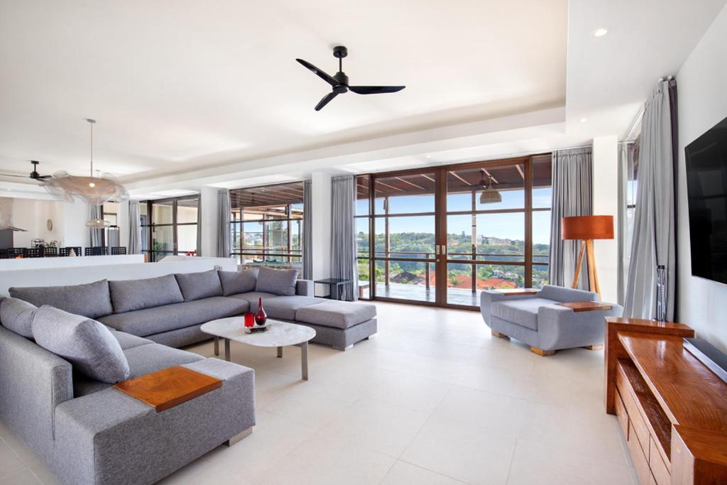 Panoramic Sea View 5 Bedroom Private Villa in Jimbaran — image 1