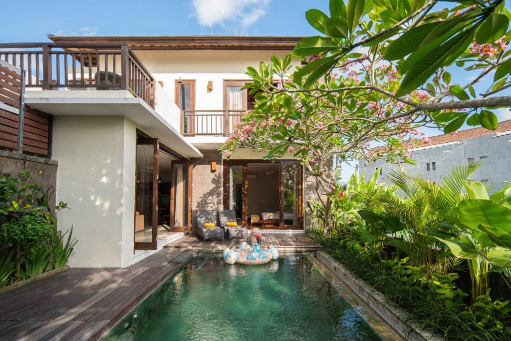 Luxe Amenity Retreat 3 Bedroom Private Villa in Canggu — image 6