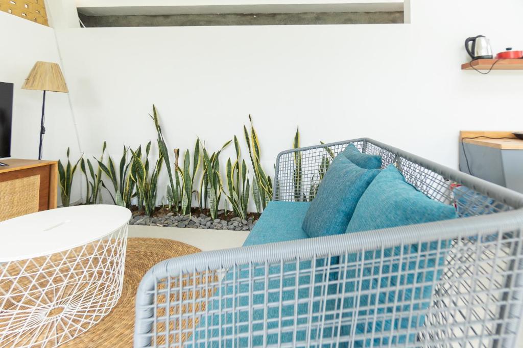 Minimalist Tropical Haven 2 Bedroom Private Villa in Canggu — image 11