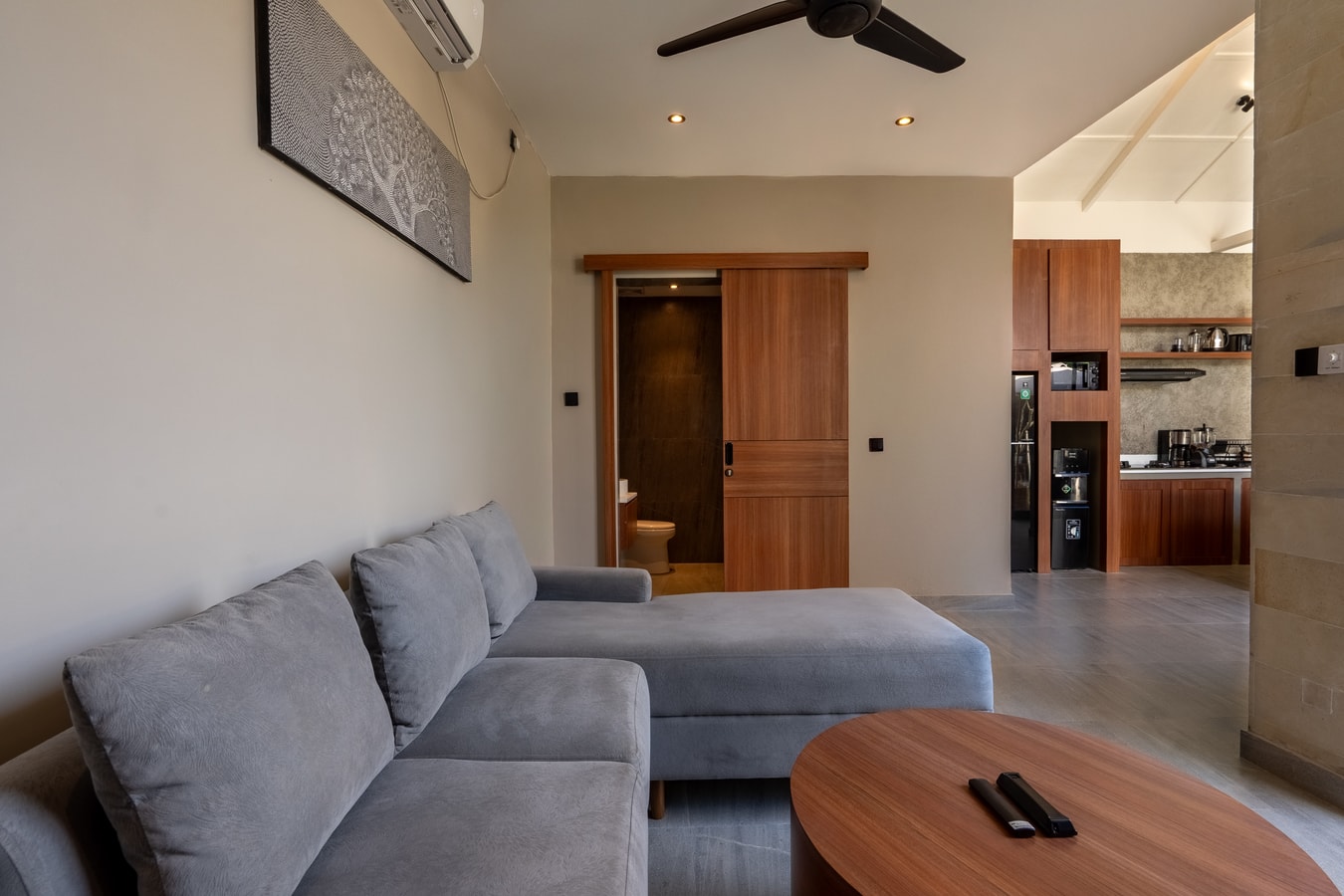 Solencia - 3BR Designer Villa with Pool & Bathtub in Jimbaran, Bali — image 19