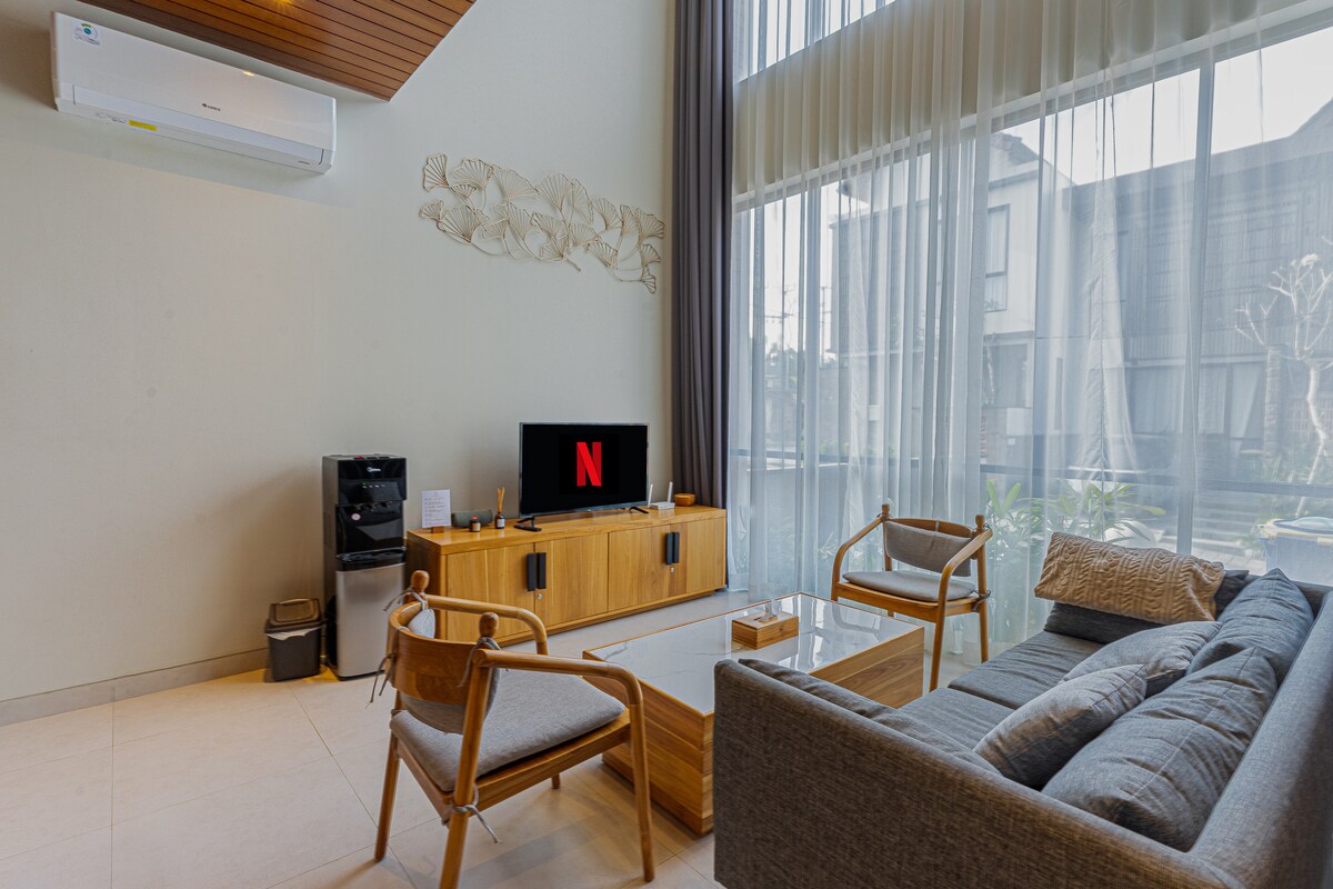 Walkable Hotspot Haven 3 Bedroom Private Villa in Canggu — image 3