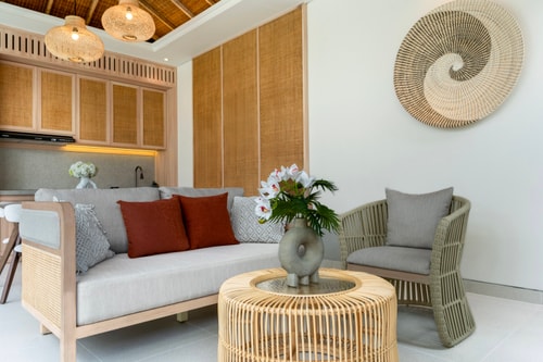 Deneva 5 - Pool & Bathtub Villa, Near Beaches in Canggu, Bali — image 16
