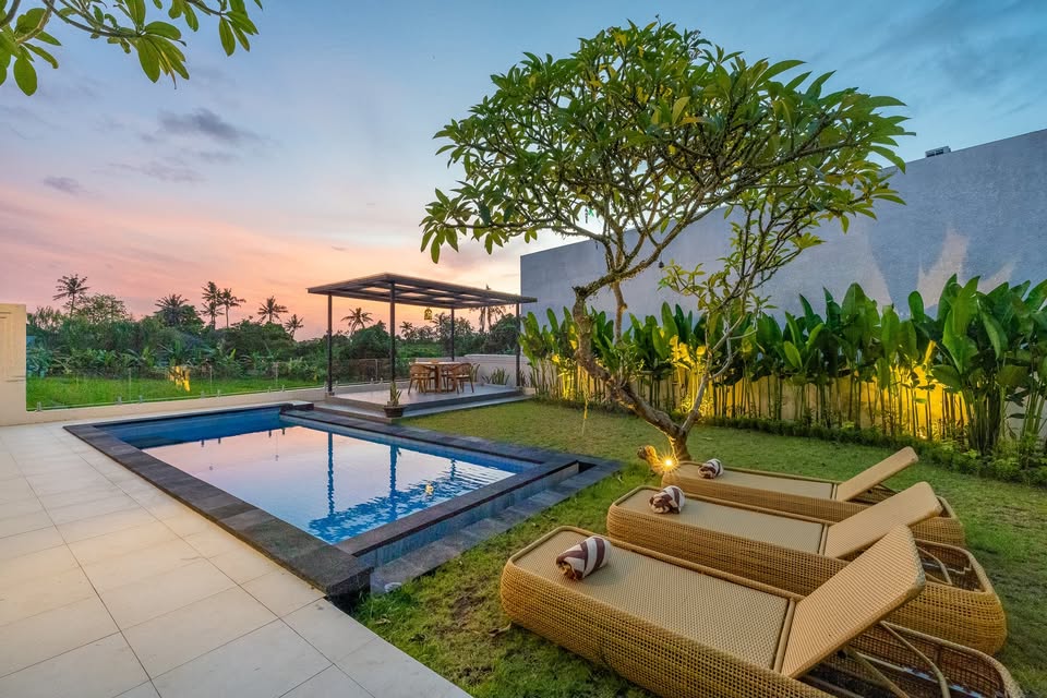 Elegant 3-Bedroom Home Overlooking Rice Fields in Tumbak Bayuh — image 1