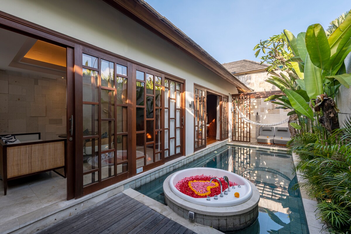 Ultimate Jungle Romance 1 Bedroom Private Villa in Ubud