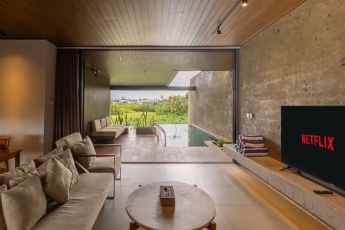 Tamora - 3BR Villa with Paddy View Pool, Canggu in Pererenan, Bali — image 1