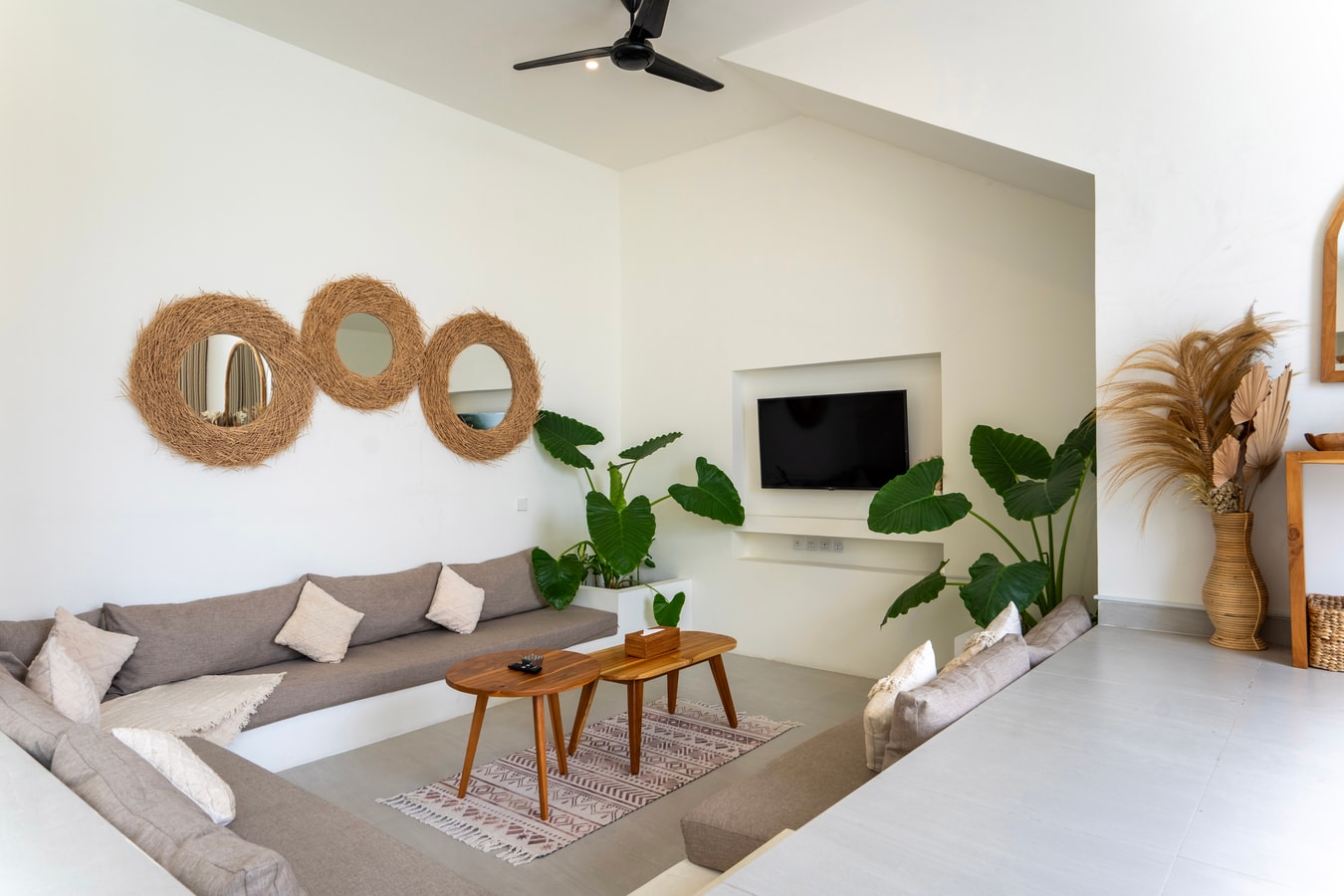 Casa Fiori - Paddies and Ocean View Villa, Kedungu in Tabanan, Bali — image 17
