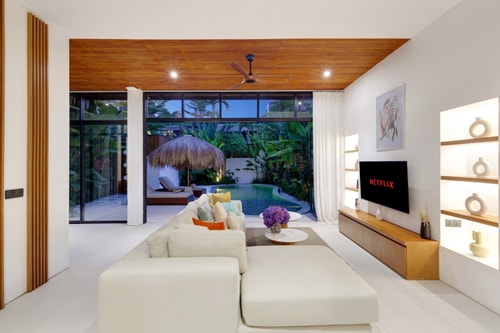 Comfort Stylish 3BR Villa w/ Rooftop & Pool, Canggu in Canggu, Bali — image 10