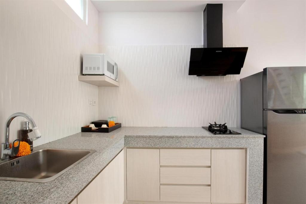 Affordable Tropical Nook 1 Bedroom Private Villa in Canggu — image 5