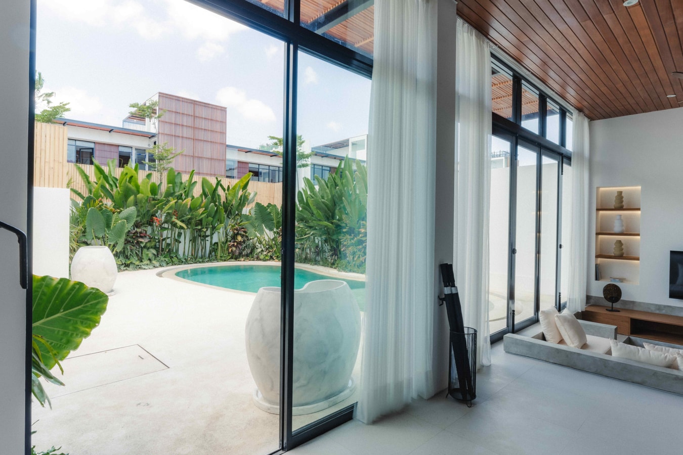 Canggu Luxury-Modern 3BR Villa | Pool & Rooftop in Canggu, Bali — image 11