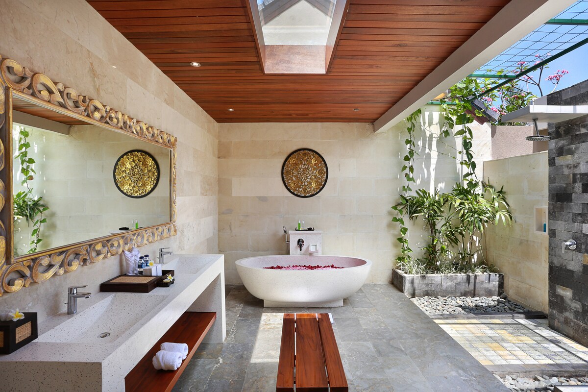 Tropical Garden Suite 1 Bedroom Private Villa in Jimbaran — image 7