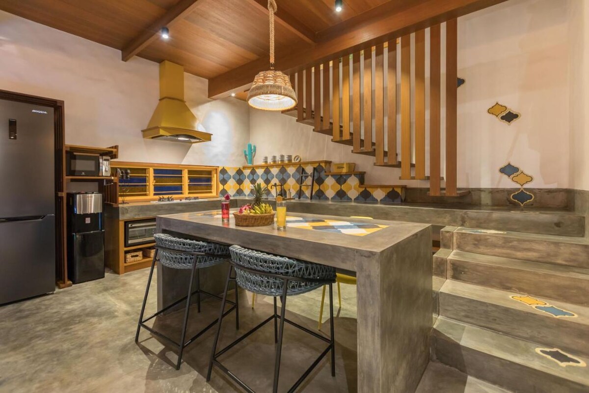 Teakwood Modern Sanctuary 3 Bedroom Private Villa in Canggu — image 2