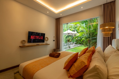 Flores - 4 Bedroom Villa with Long Pool, Berawa in Canggu, Bali — image 6