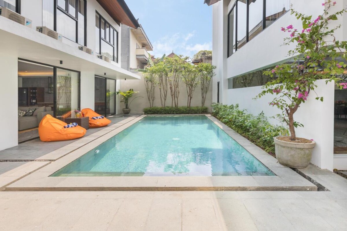 Grand Modern Sanctuary 5 Bedroom Private Villa in Canggu — image 7