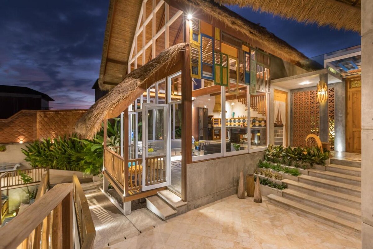 Teakwood Modern Sanctuary 3 Bedroom Private Villa in Canggu
