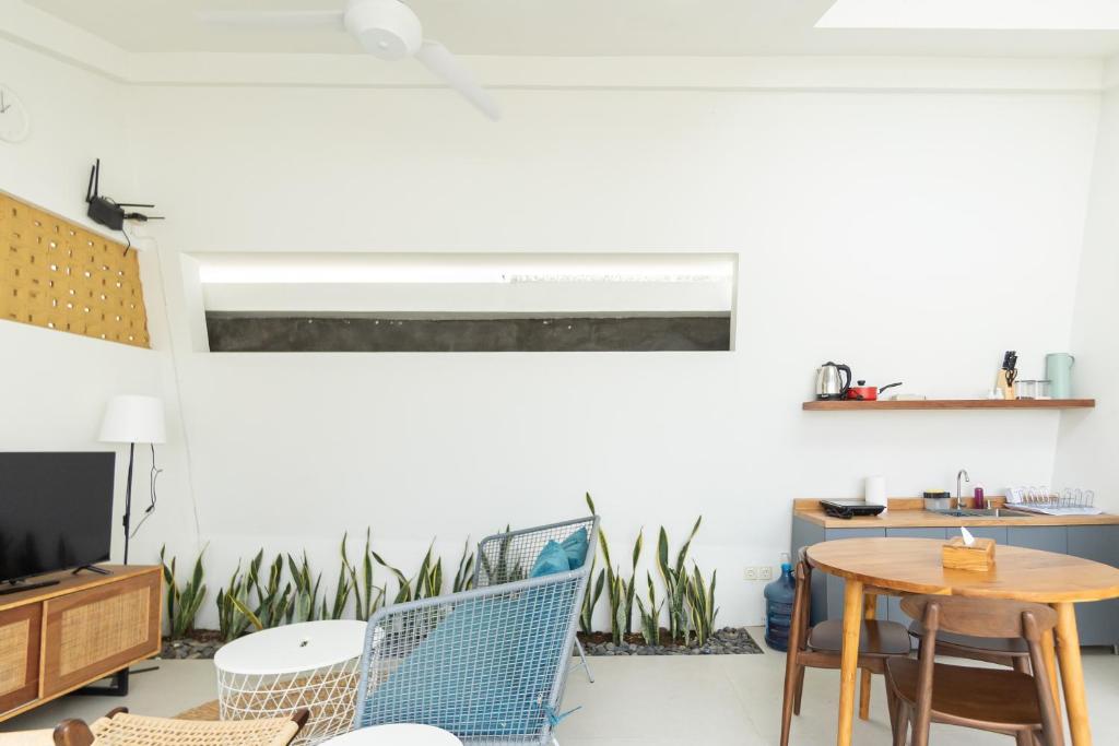 Minimalist Modern Retreat 2 Bedroom Private Villa in Canggu — image 4