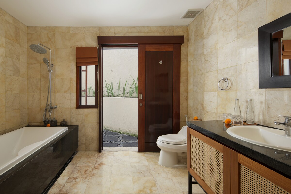 Homely Surf Sanctuary 3 Bedroom Private Villa in Canggu — image 8
