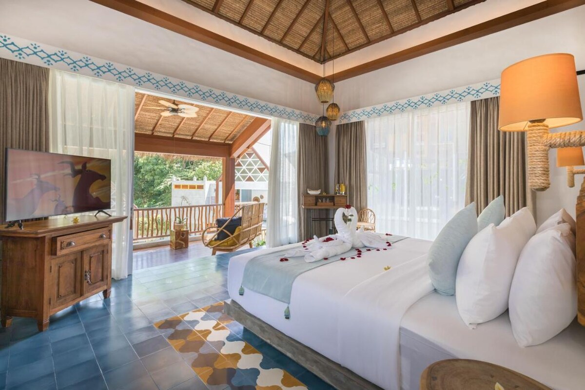 Teakwood Modern Sanctuary 3 Bedroom Private Villa in Canggu — image 4