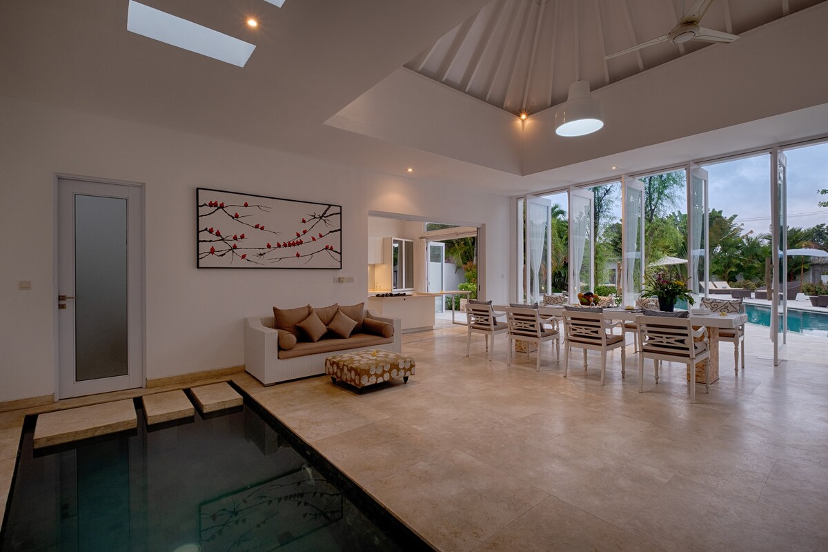 Luminous White Sanctuary 3 Bedroom Private Villa in Canggu — image 12
