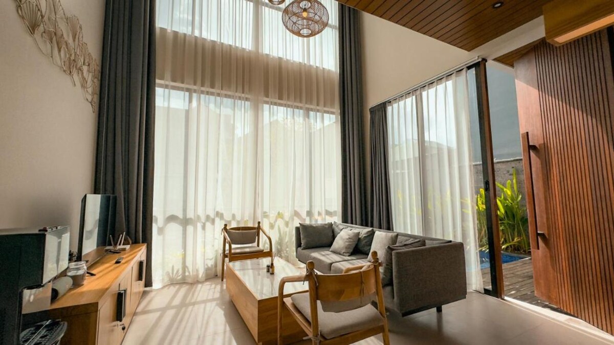 Walkable Hotspot Haven 3 Bedroom Private Villa in Canggu — image 11