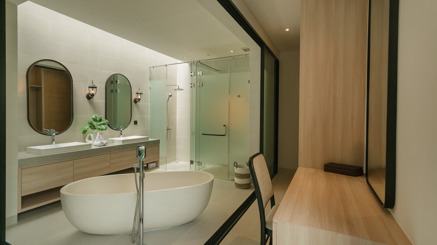 Deneva - Private Pool & Bathtub, Near Berawa Beach in Canggu, Bali — image 9
